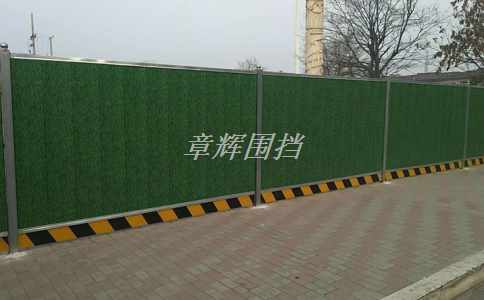 簡(jiǎn)易圍擋與周邊環(huán)境的狀況如何影響其隱私保護(hù)？（簡(jiǎn)易圍擋與周邊環(huán)境的關(guān)系對(duì)隱私保護(hù)的影響分析）