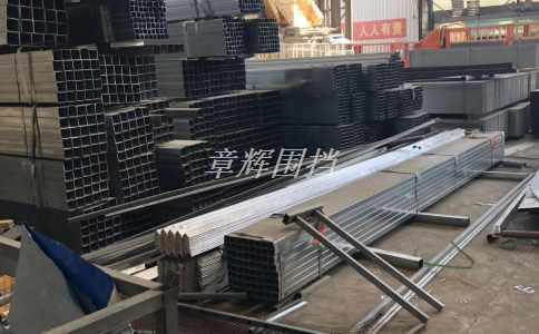 簡(jiǎn)易圍擋在城市道路維修中的使用壽命如何保障？（城市道路維修中簡(jiǎn)易圍擋的結(jié)構(gòu)強(qiáng)度和穩(wěn)定性要求）