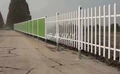 簡易圍擋的顏色、圖案、字體等視覺元素如何選擇和設計？