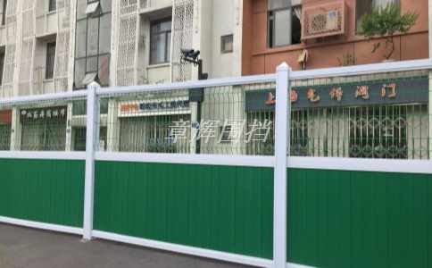 簡易圍擋的高度是多少？